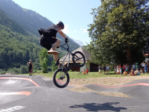 Vorschaubild_Pumptrack Engi_VisitLocals