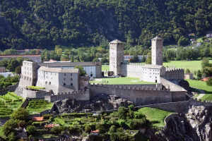 Vorschaubild_Drei Burgen von Bellinzona_Mittelalterliche Pracht vereint in historischer Festung_VisitLocals