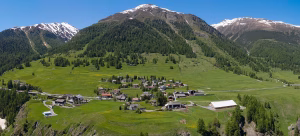 Vorschaubild_Familienbad Zernez_Familienspass und Erholung inmitten der Engadiner Alpen._VisitLocals
