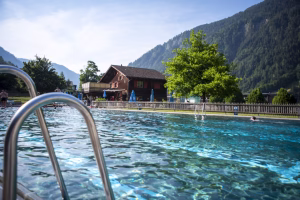 Vorschaubild_Schwimmbad Fideris_Erlebnisbad mit Rutschbahn