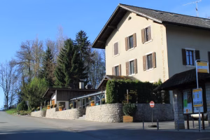 Vorschaubild_Hôtel Camping Restaurant des Grottes_Naturerlebnis und regionale Küche zwischen Wald und Fels_VisitLocals