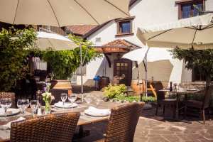 Vorschaubild_Auberge de la Gabiare_Traditionelles Gasthaus mit Charbonnade im Grünen._VisitLocals